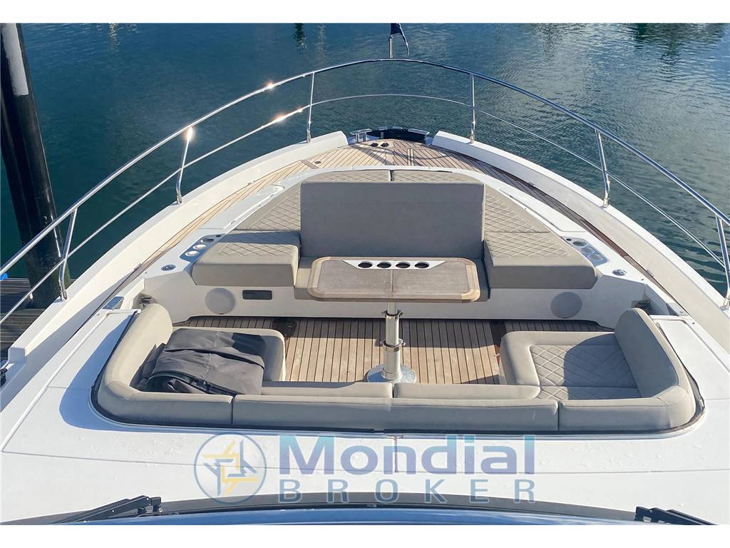 Fairline Squadron 68