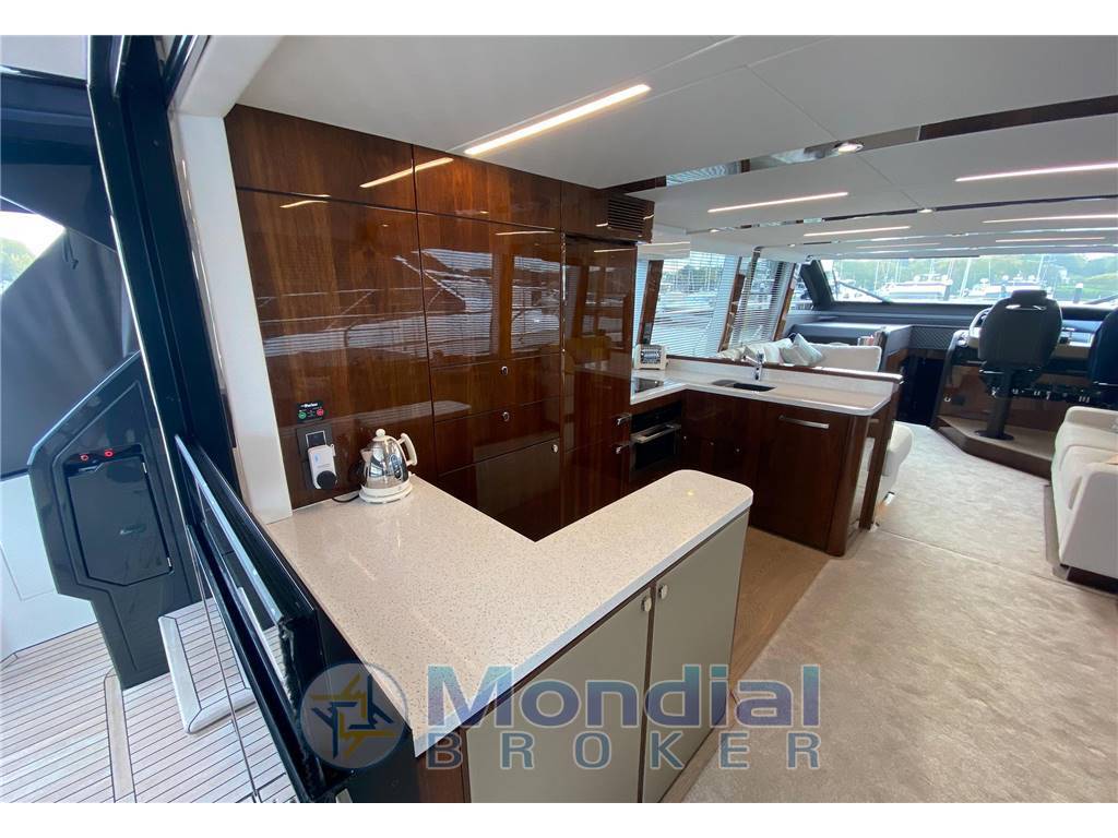 Fairline Squadron 68