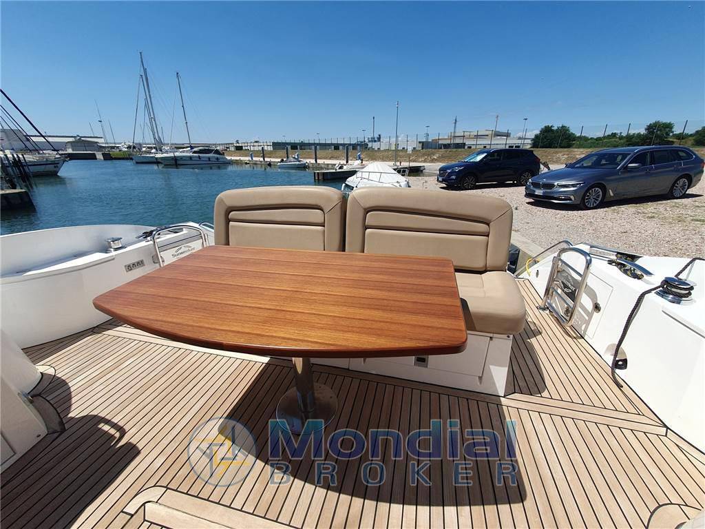 Sunseeker Predator 52