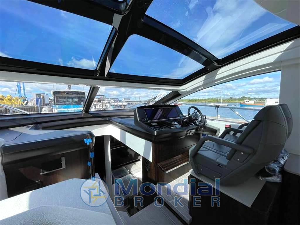 Sunseeker Predator 55 evo