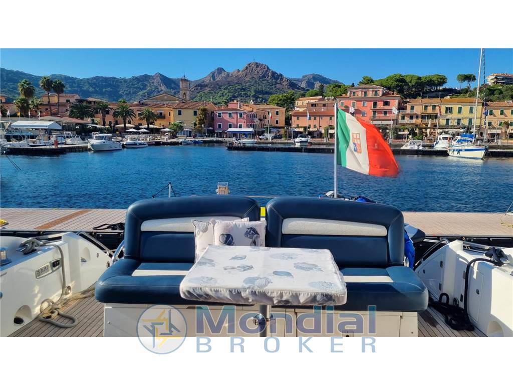 Sunseeker Predator 52