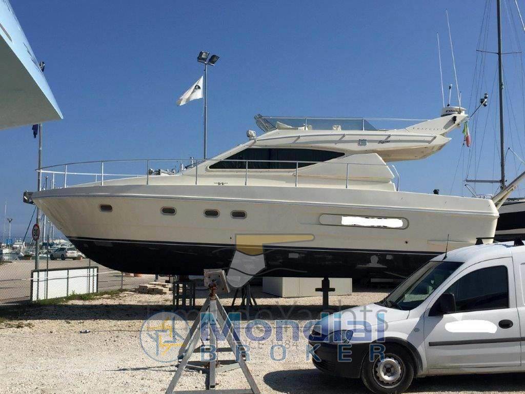 Ferretti 430