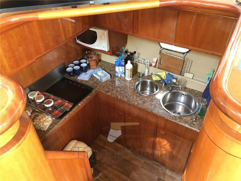 Ferretti 57