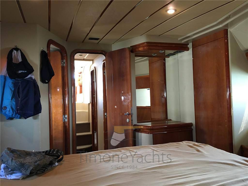 Ferretti 57