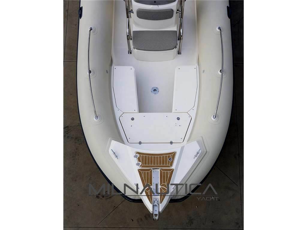 Capelli Tempest 750 luxe