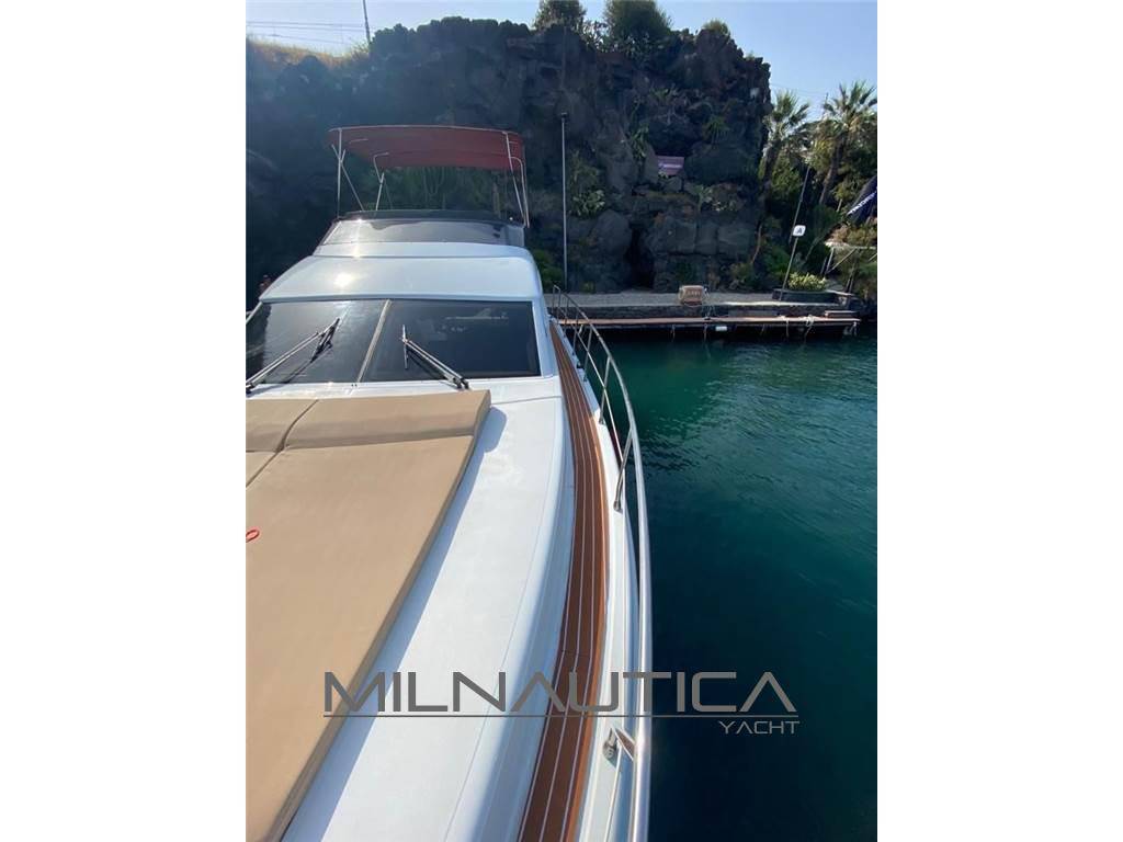 Azimut Az 43