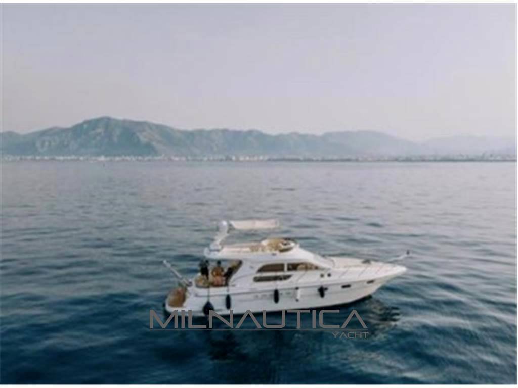 Sealine F 44
