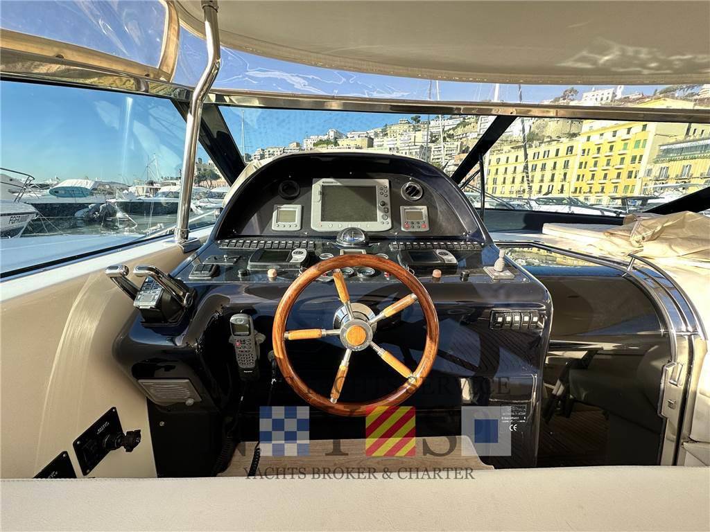 Uniesse 48 open