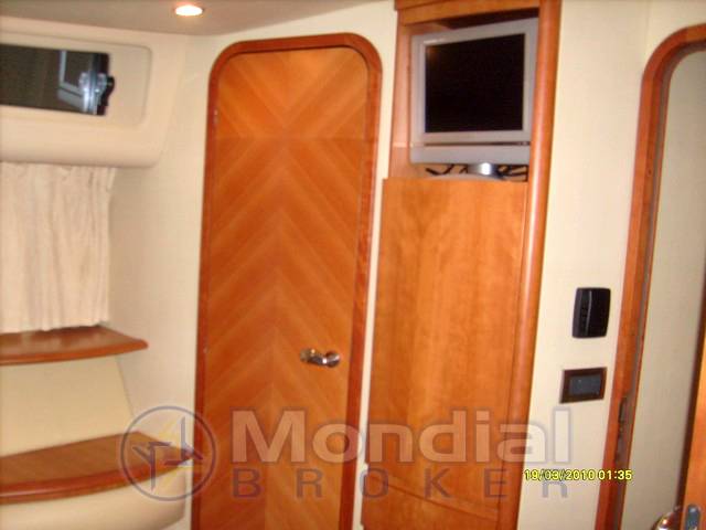 Azimut 46 fly