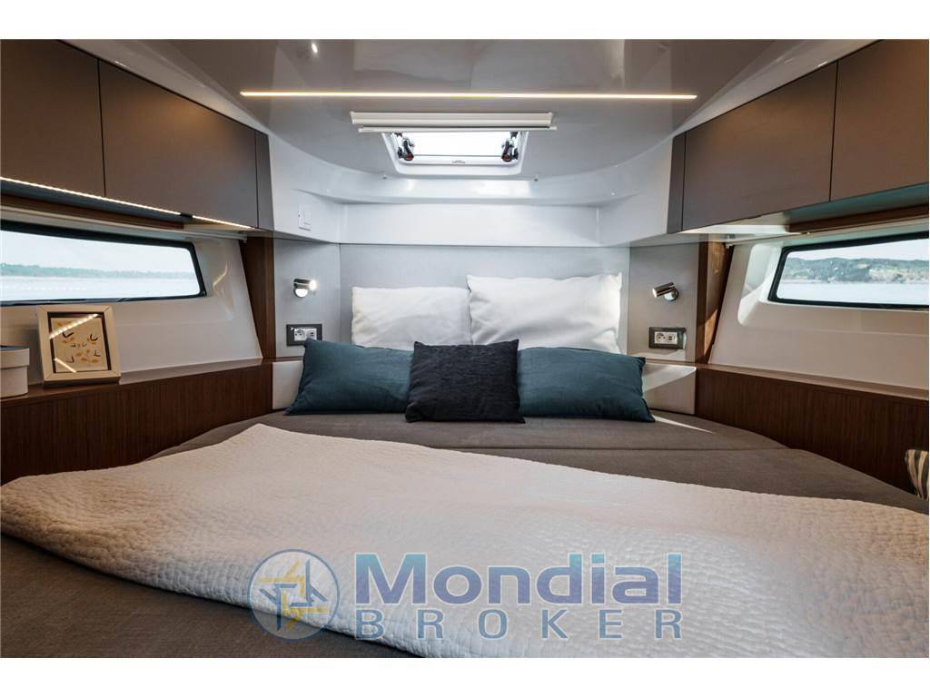 Beneteau Antares 9 v2