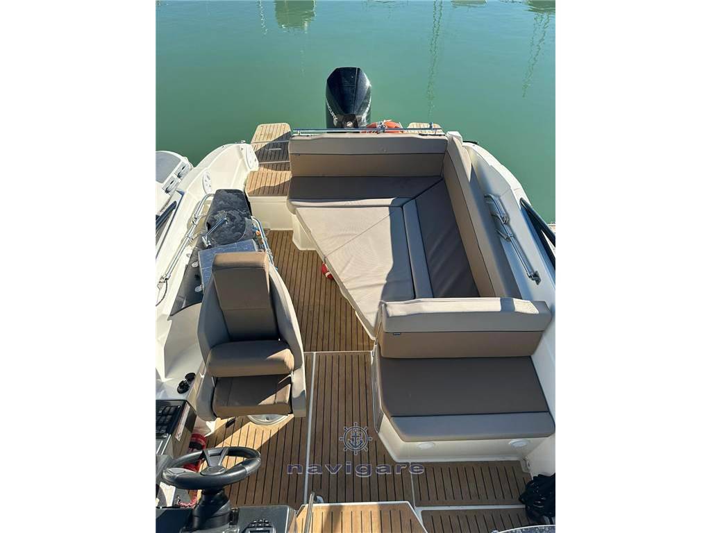 Quicksilver Activ 805 cruiser