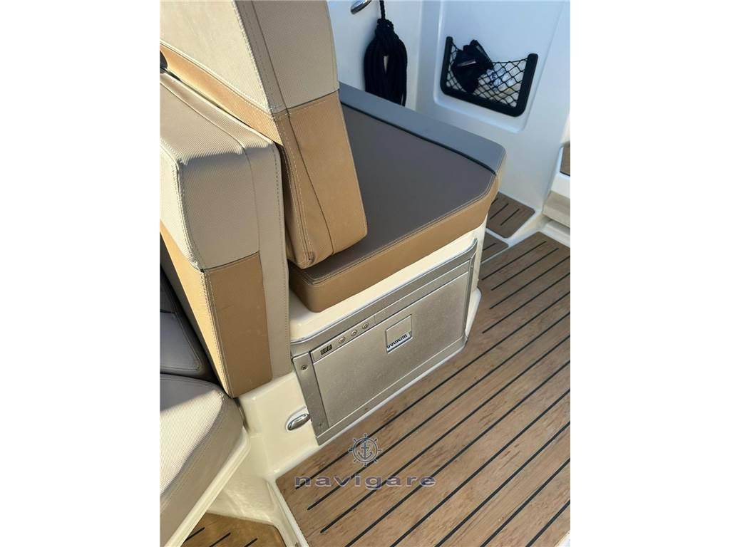 Quicksilver Activ 805 cruiser