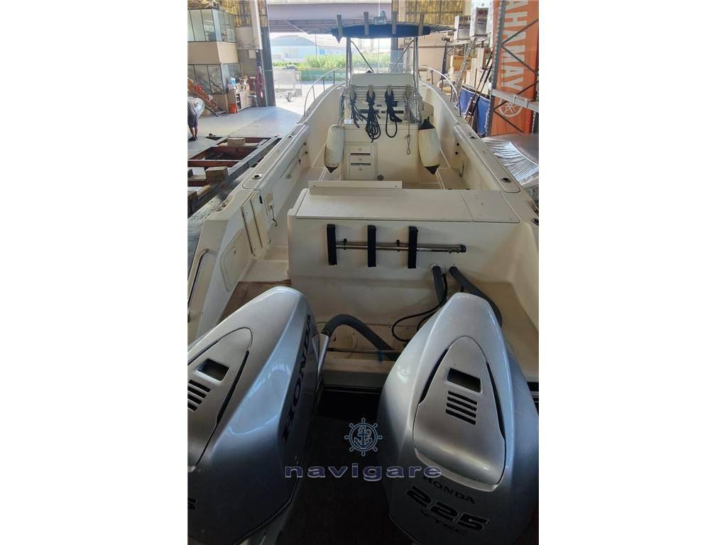 Pursuit 2870 center console