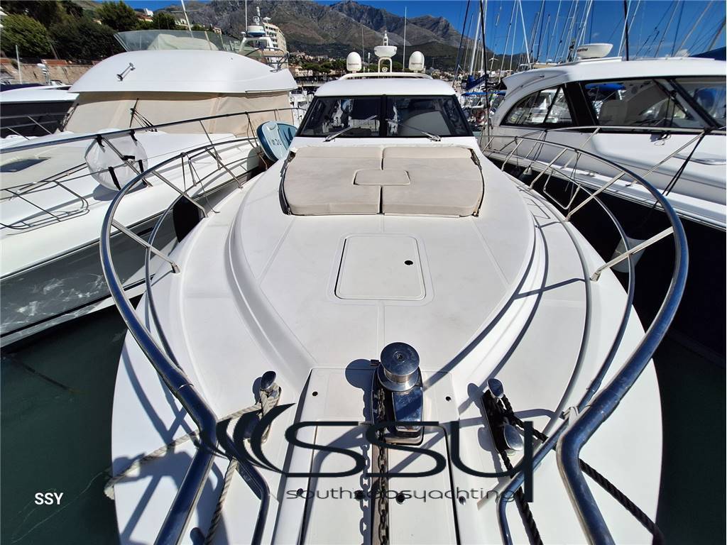 Uniesse 48 hard top