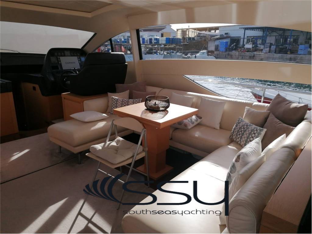 Pershing 64