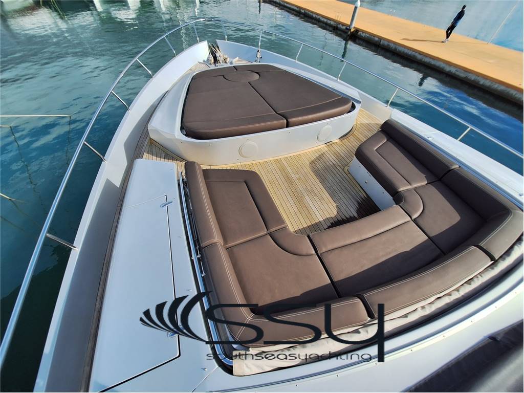Pershing 80