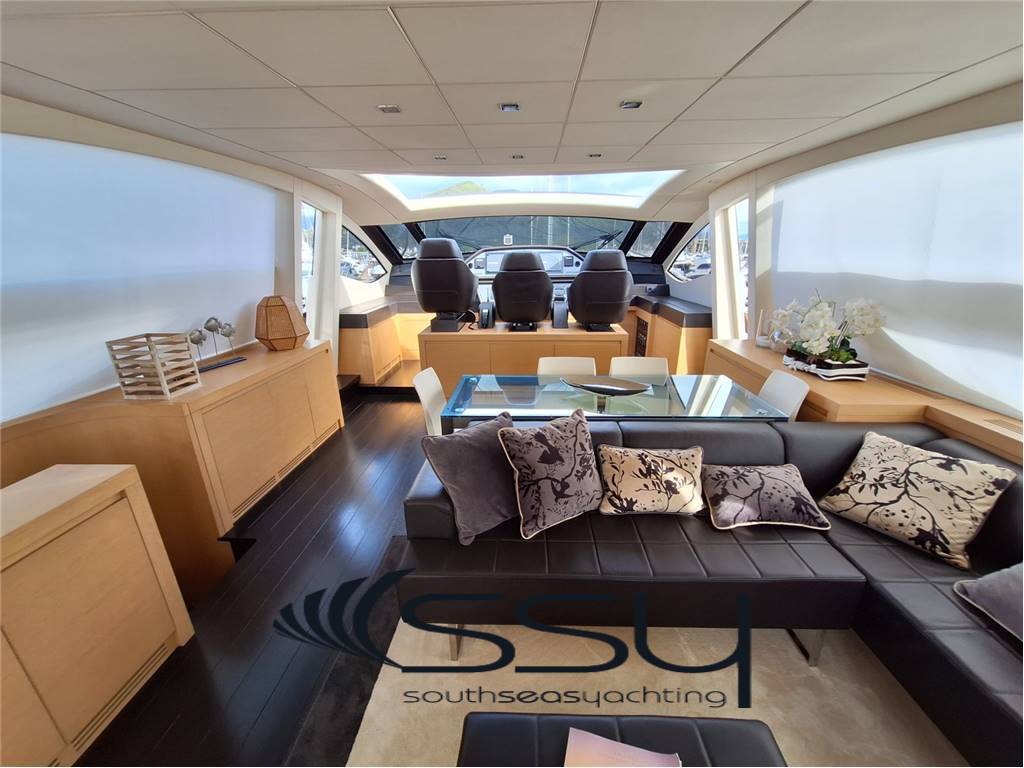 Pershing 80