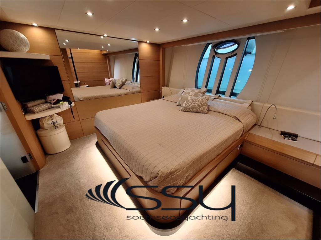 Pershing 80