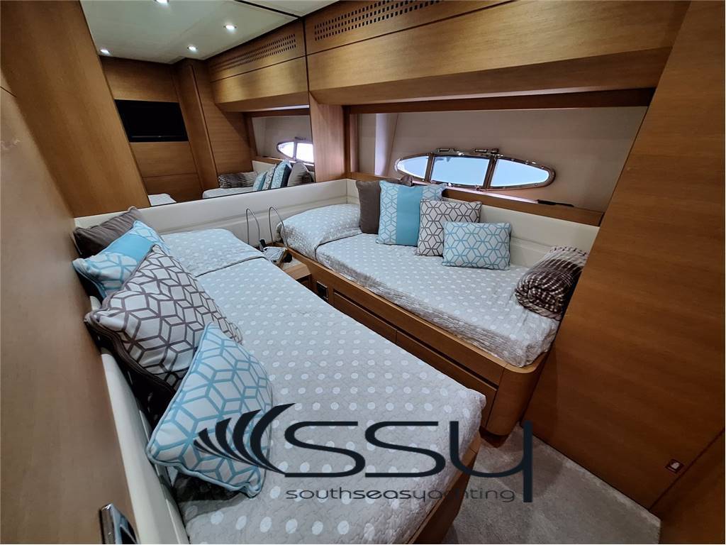 Pershing 80