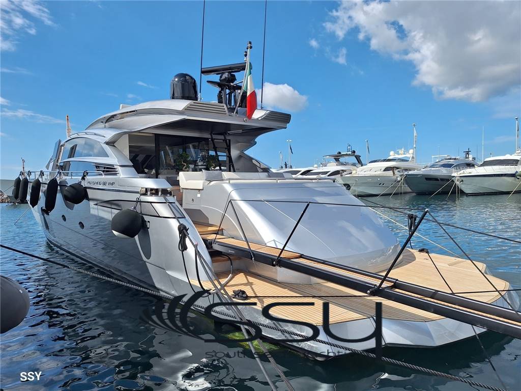 Pershing 82 vhp