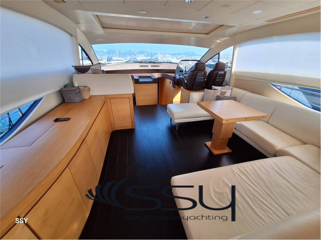 Pershing 64