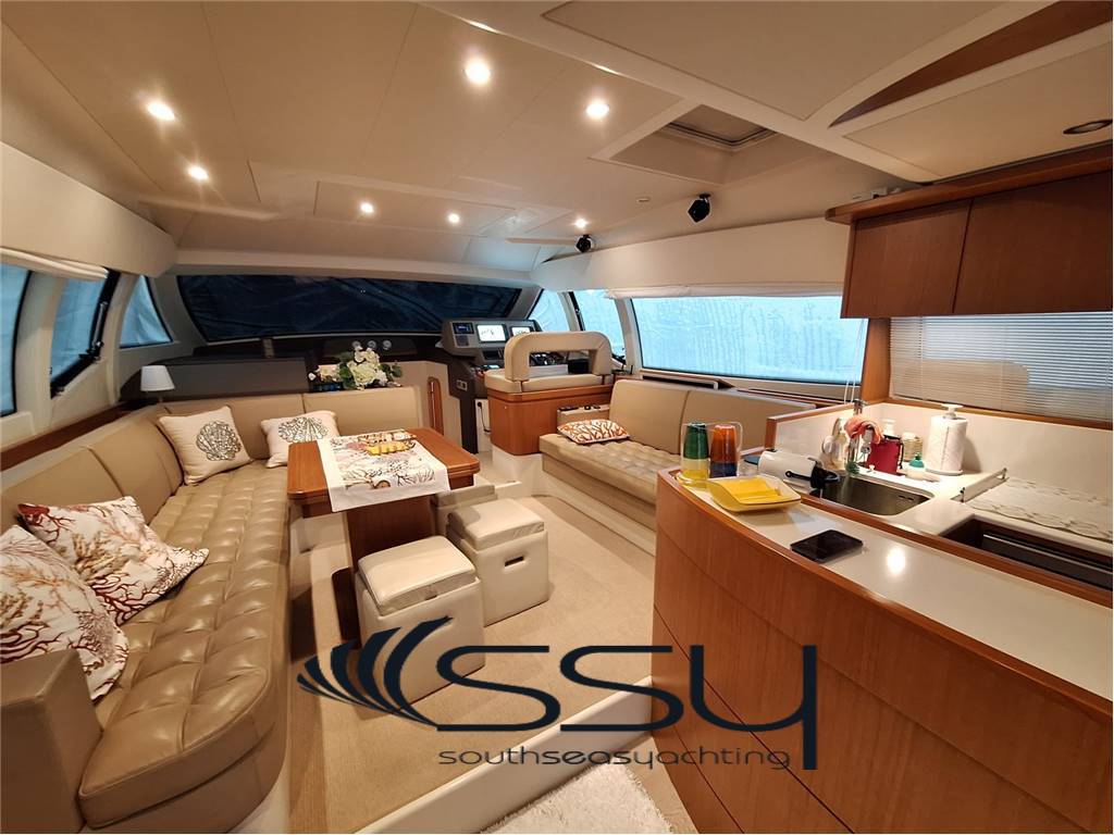 Ferretti 530