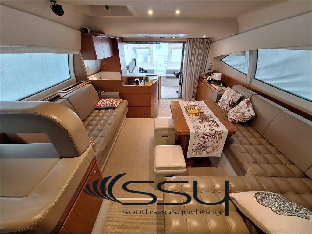 Ferretti 530