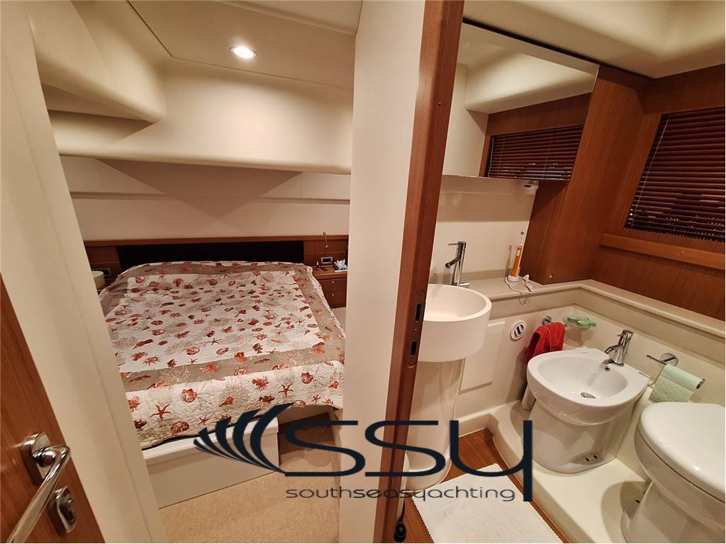 Ferretti 530