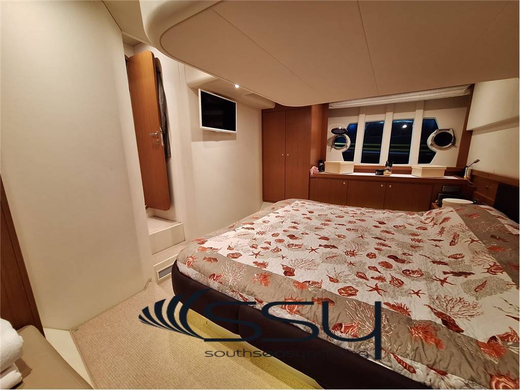 Ferretti 530