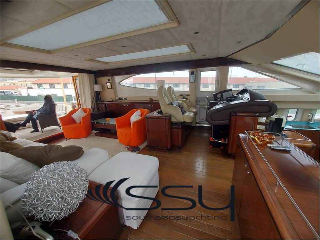 Pacific shipyard Prestige s205