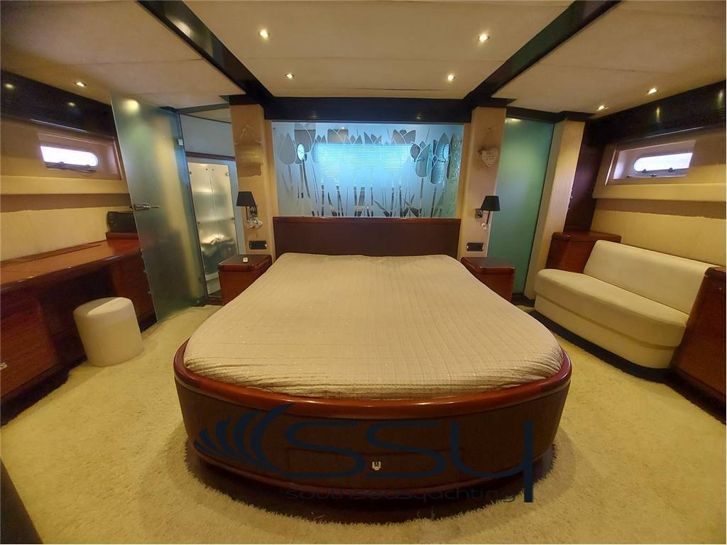 Pacific shipyard Prestige s205