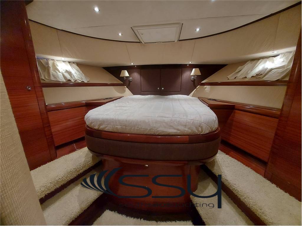 Pacific shipyard Prestige s205