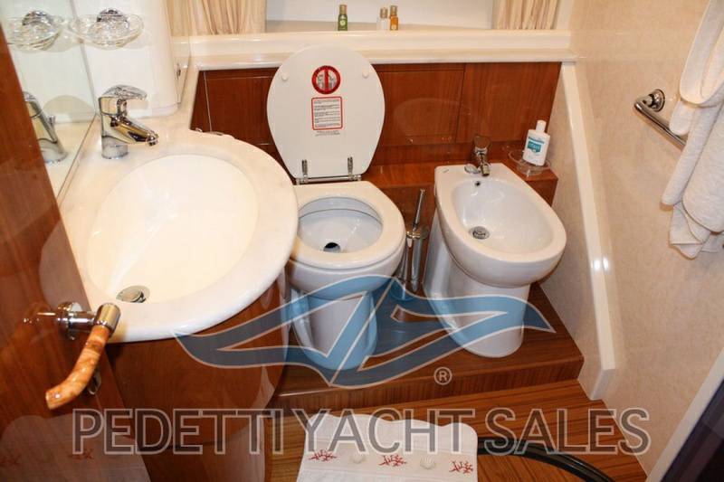 Ferretti 680