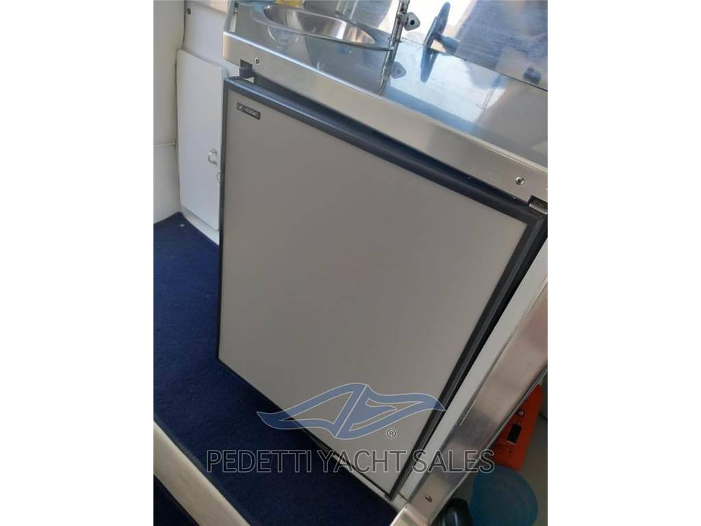 Glastron La.ra.ya rbr 1100