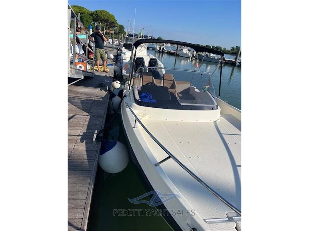 Quicksilver 675 sundeck