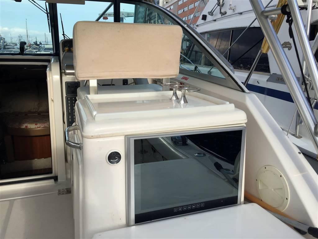 Pursuit 3400 express