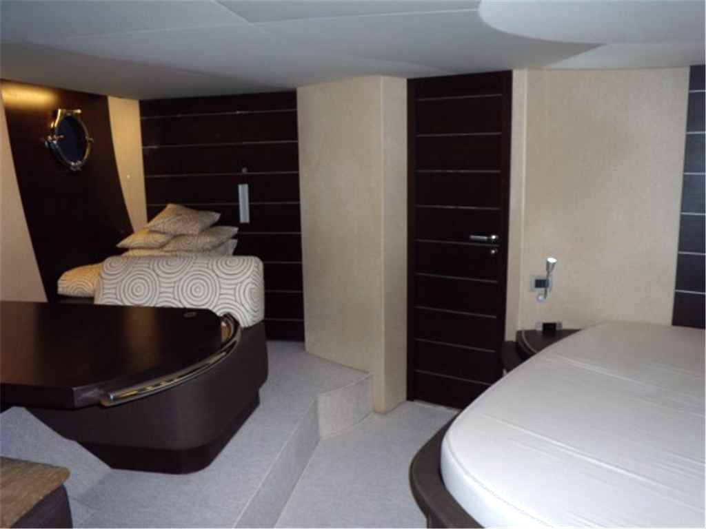 Azimut 68 s