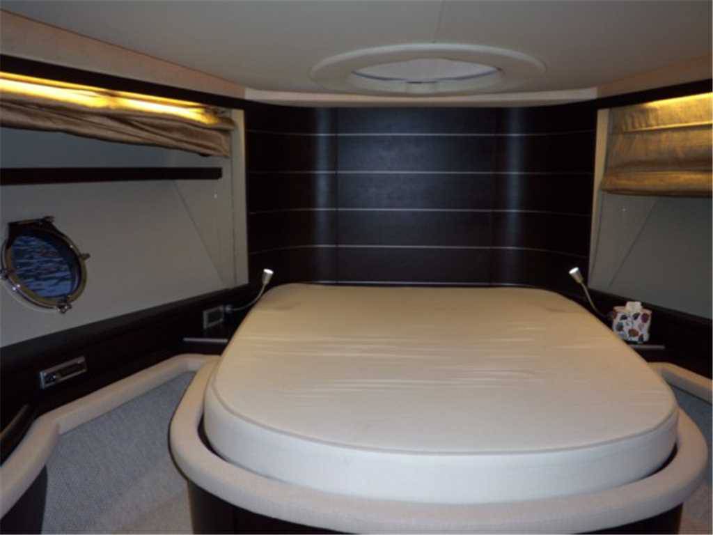 Azimut 68 s