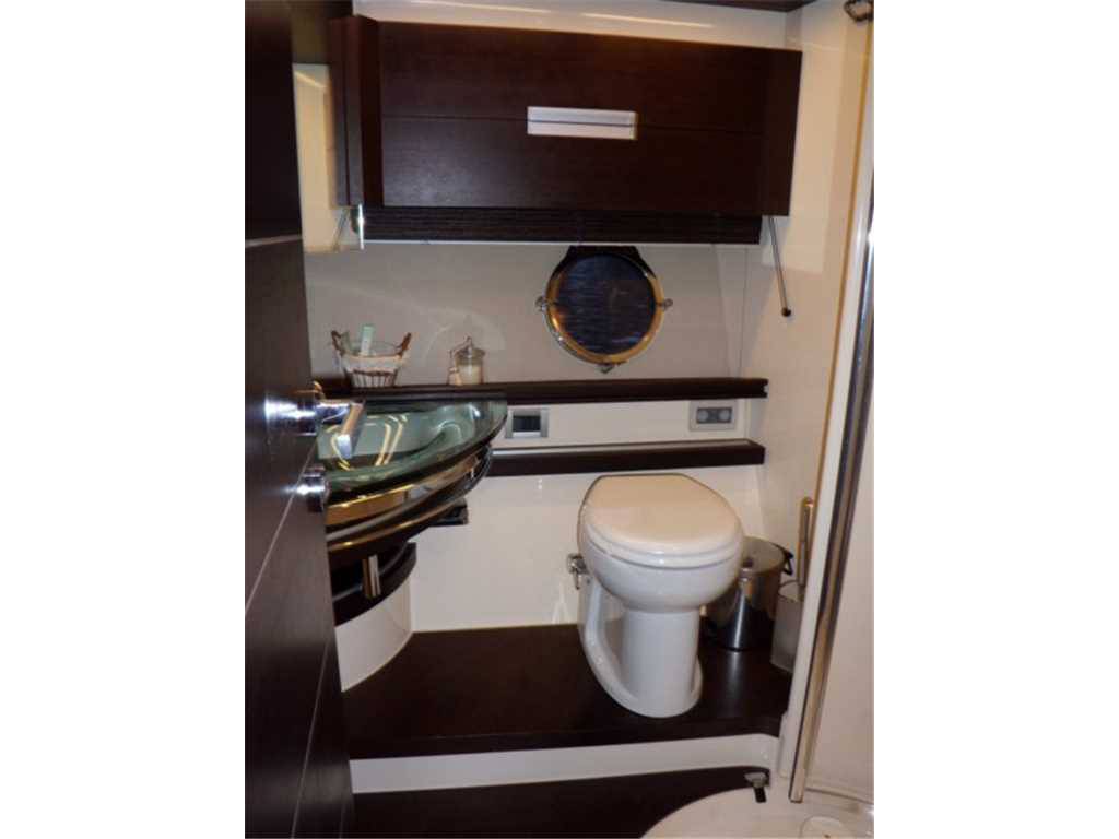Azimut 68 s
