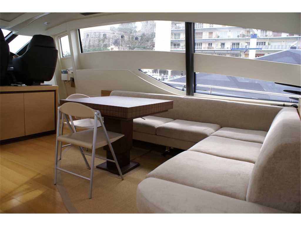 Pershing 72