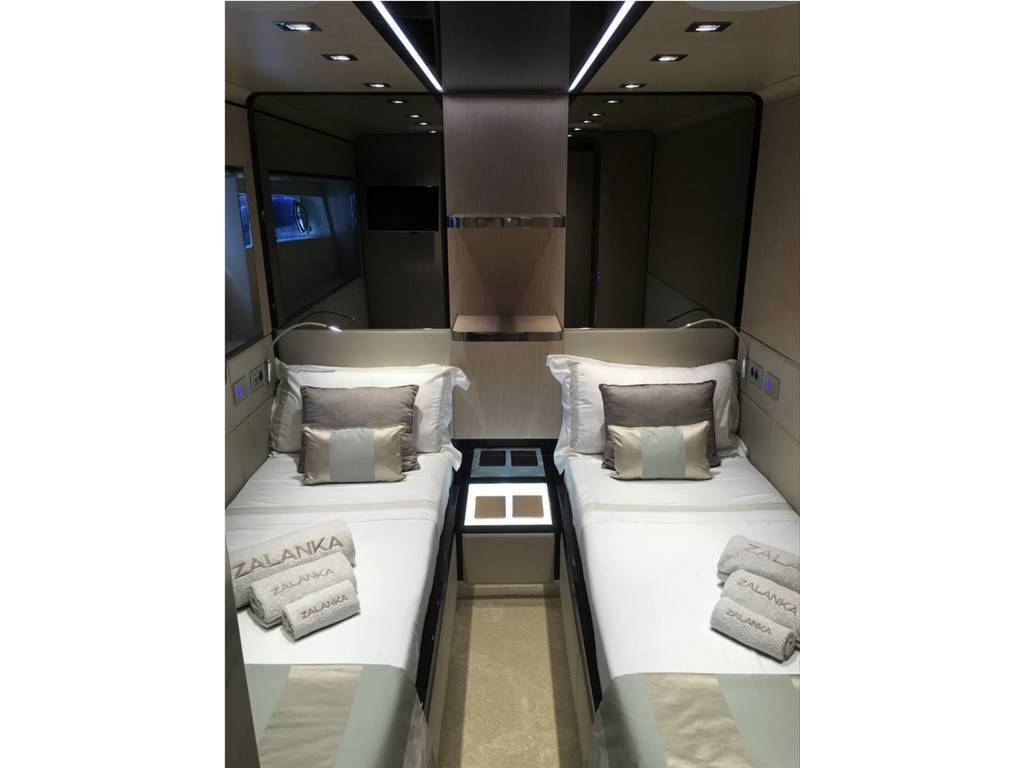 Dominator Ilumen 28'