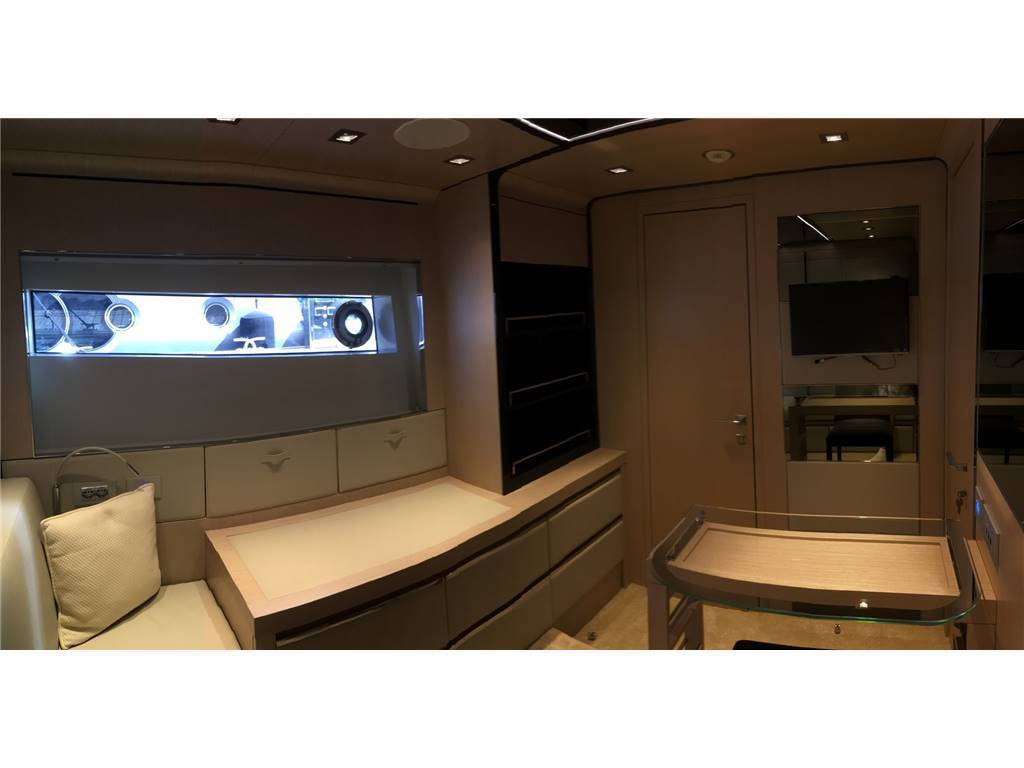 Dominator Ilumen 28'