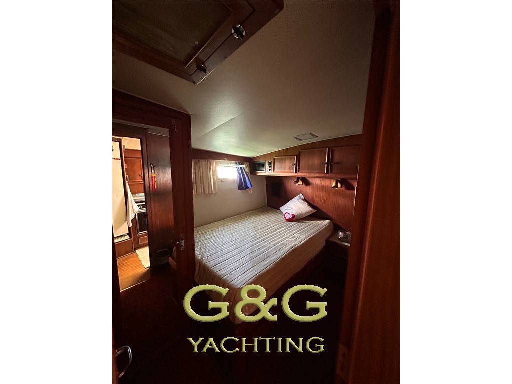 Hatteras 43'