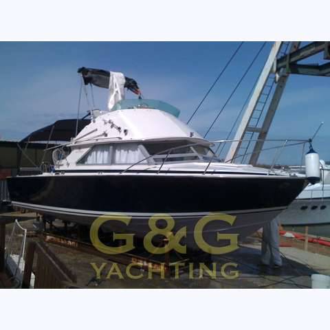 Bertram yacht 28 fly