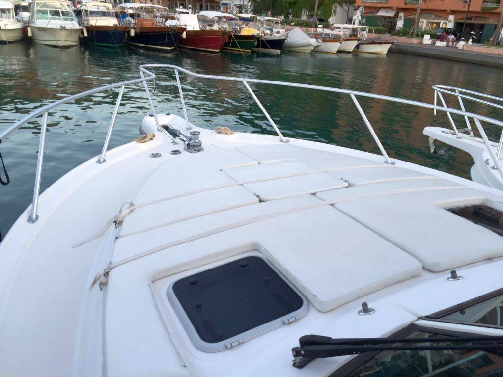 Tiara 3200