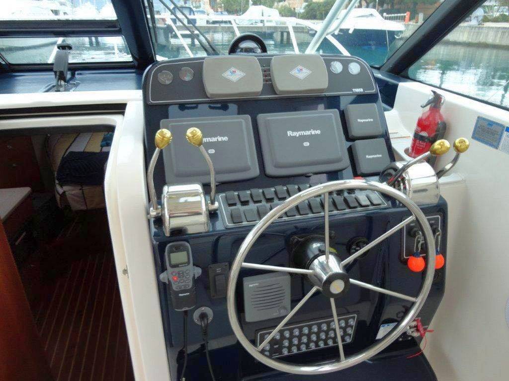 Tiara 3200