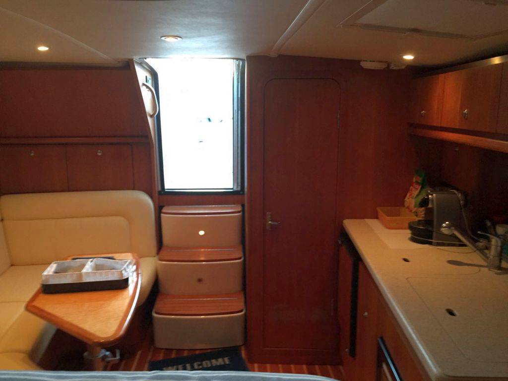 Tiara 3200