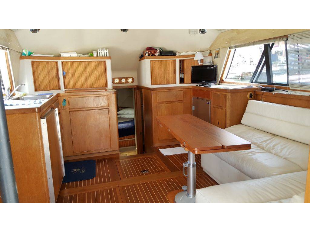 Bertram yacht Bertram 37 convertible