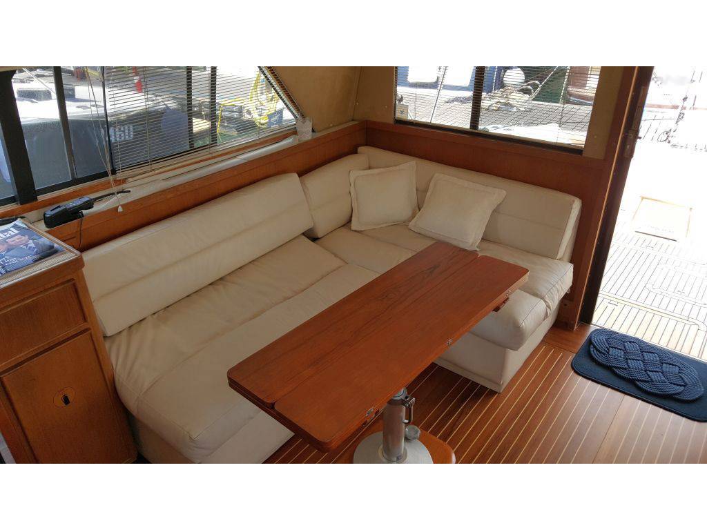 Bertram yacht Bertram 37 convertible
