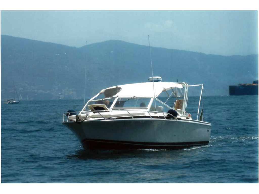 Bertram yacht Moppie 28